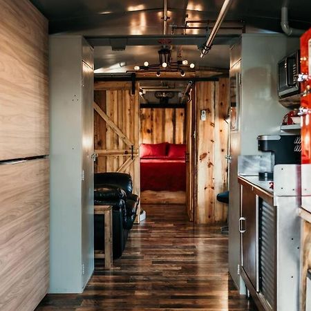 Вилла Bourbon Trail: Caboose On The Farm Lawrenceburg Экстерьер фото