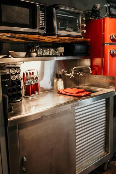 Вилла Bourbon Trail: Caboose On The Farm Lawrenceburg Экстерьер фото