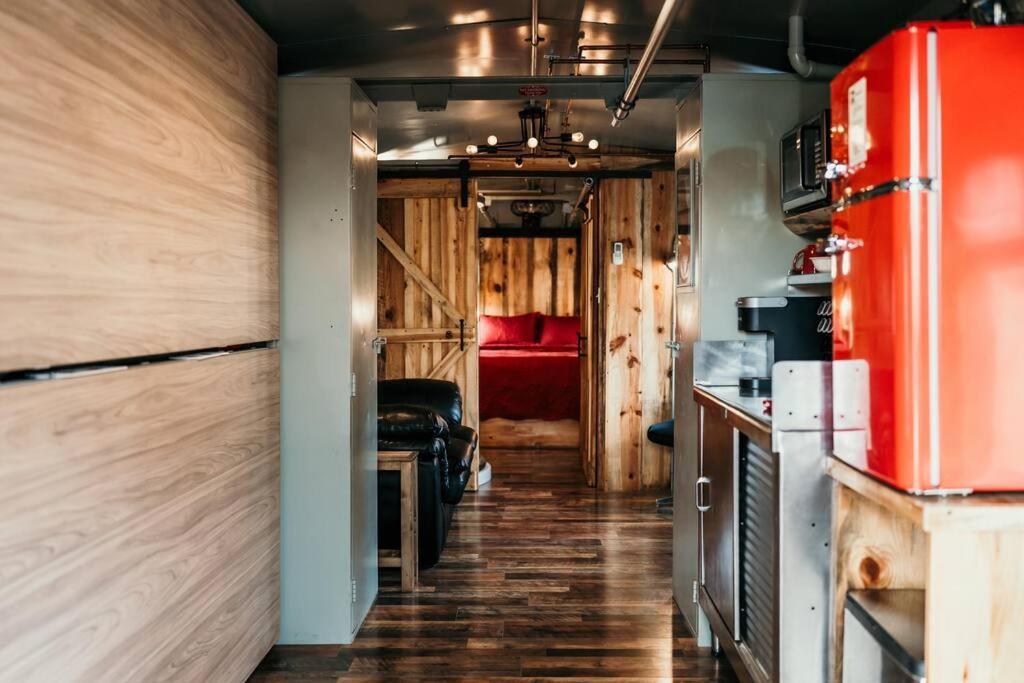 Вилла Bourbon Trail: Caboose On The Farm Lawrenceburg Экстерьер фото